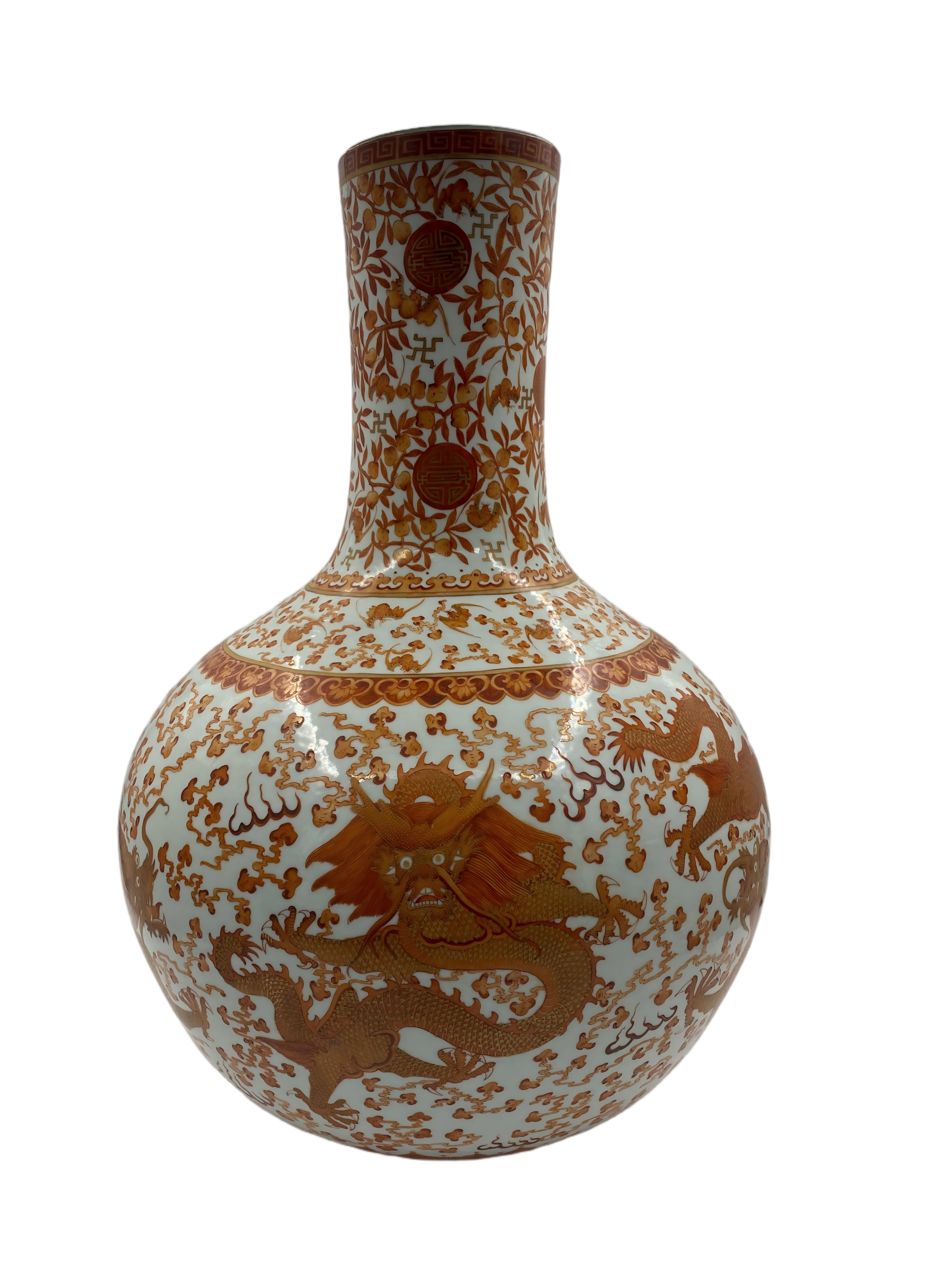 明清古董瓷器保养指南：让百年瑰宝延年益寿